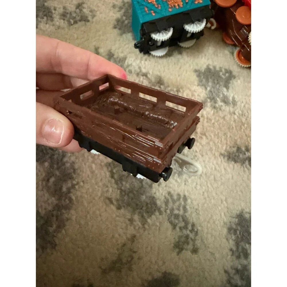 Motorized Toy Train Muddy Thomas Engine with Cargo Cars